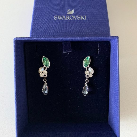 Swarovski Drop Pierced Earrings, Mixed cuts, Green, Rhodium plated - Picture 2 of 6